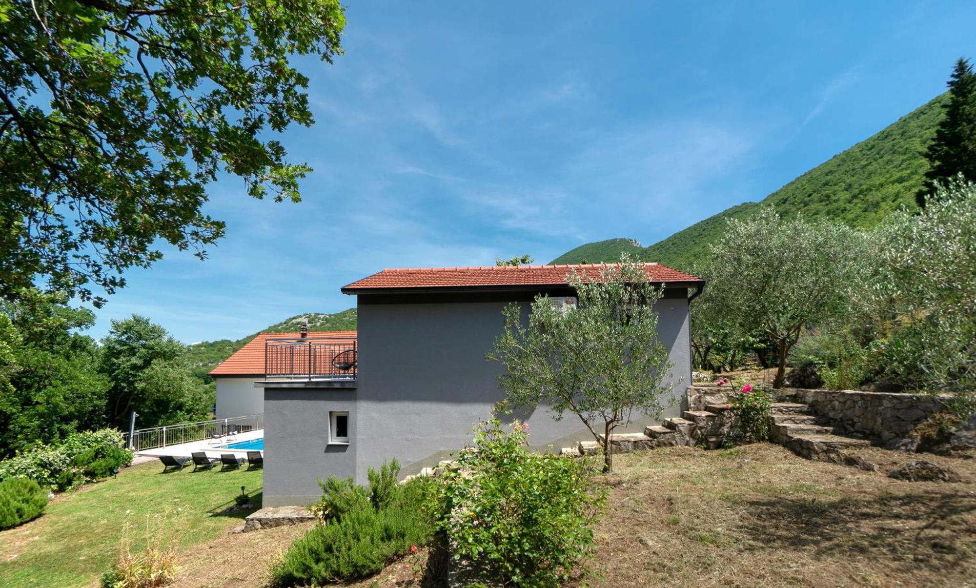 אומיס Apartments Srdanovic מראה חיצוני תמונה