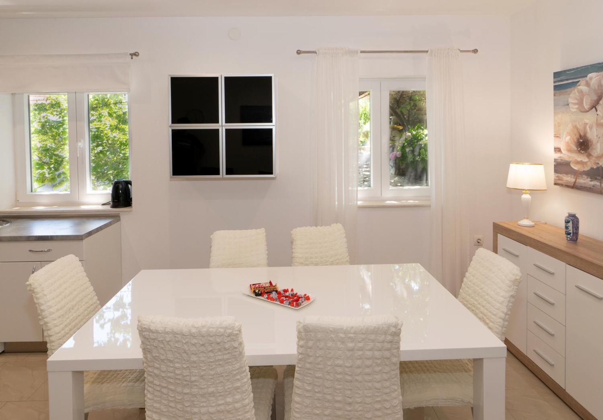 אומיס Apartments Srdanovic מראה חיצוני תמונה