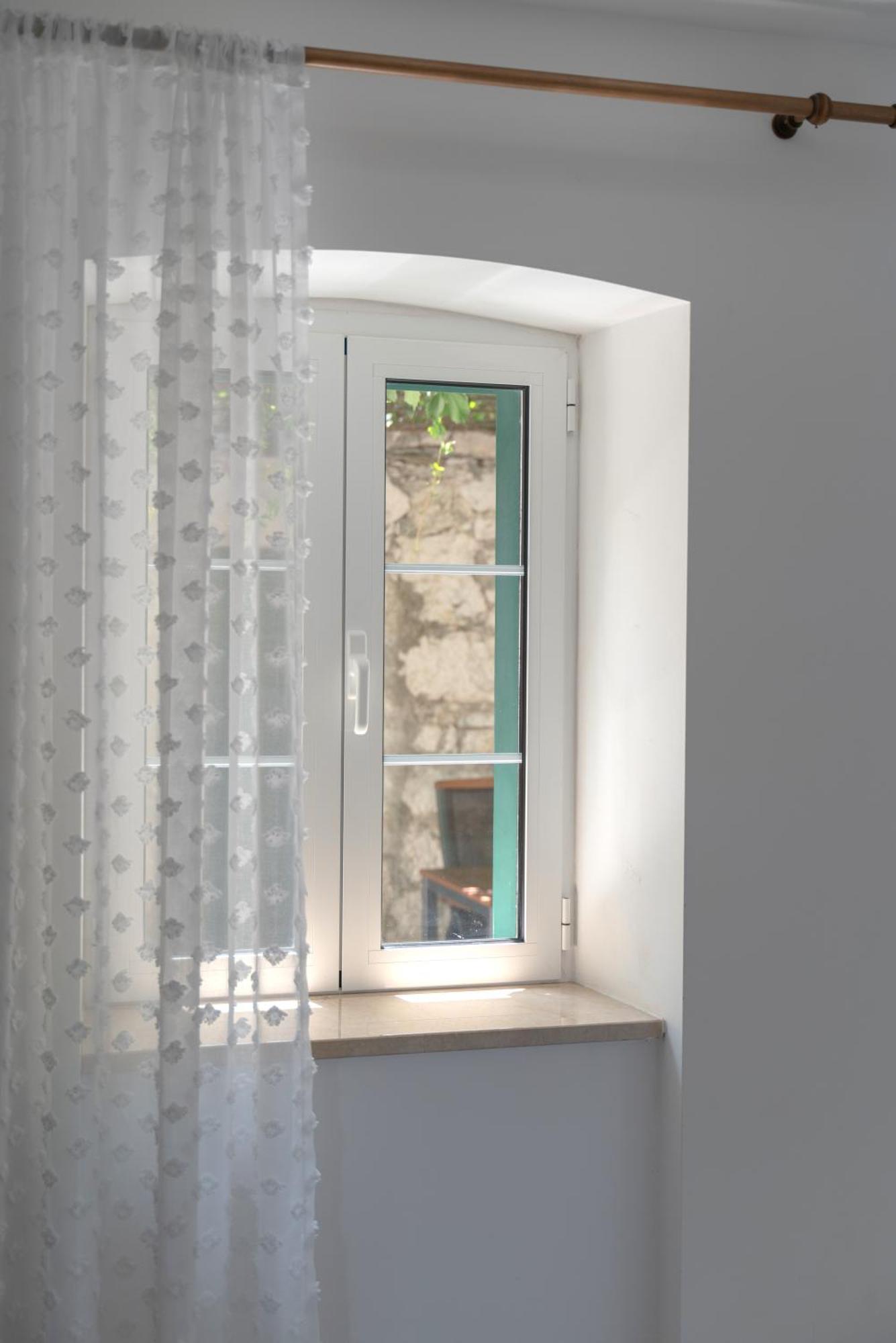 אומיס Apartments Srdanovic מראה חיצוני תמונה